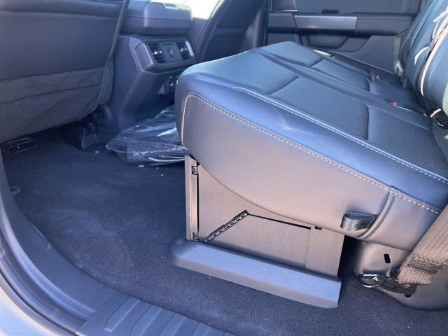 2026 Avalanche Ford F-150 Lariat 4X4 Truck