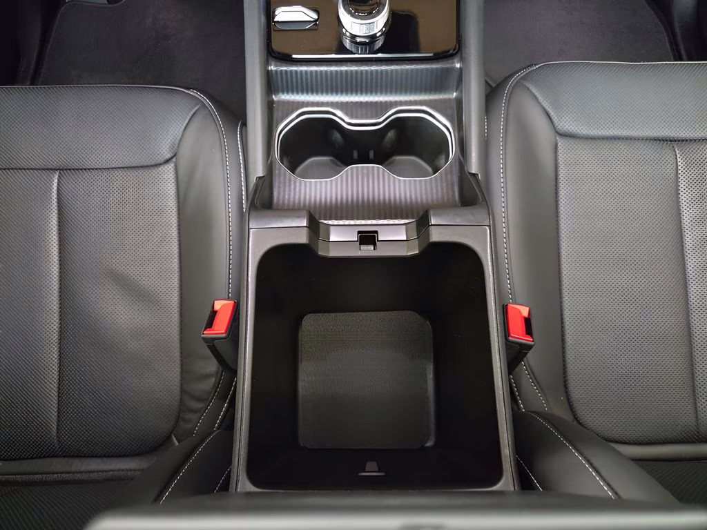 2026 Diamond Black Crystal Pearlcoat Jeep Grand Cherokee Limited 4X4 SUV