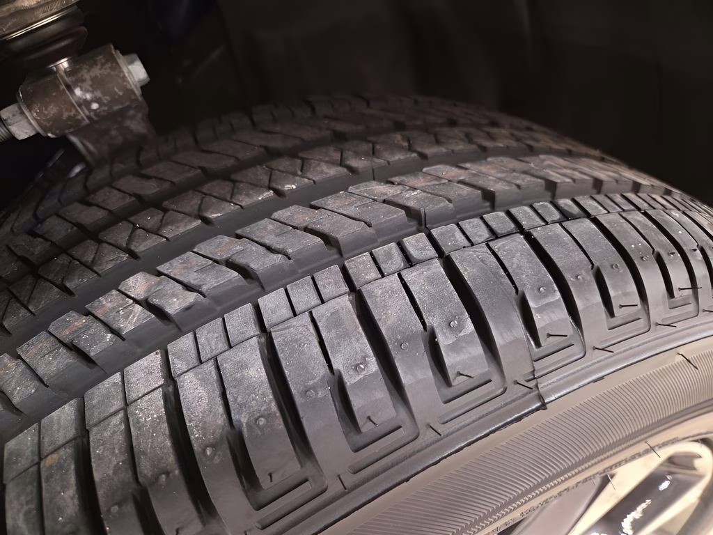 2026 Diamond Black Crystal Pearlcoat Jeep Grand Cherokee Limited 4X4 SUV