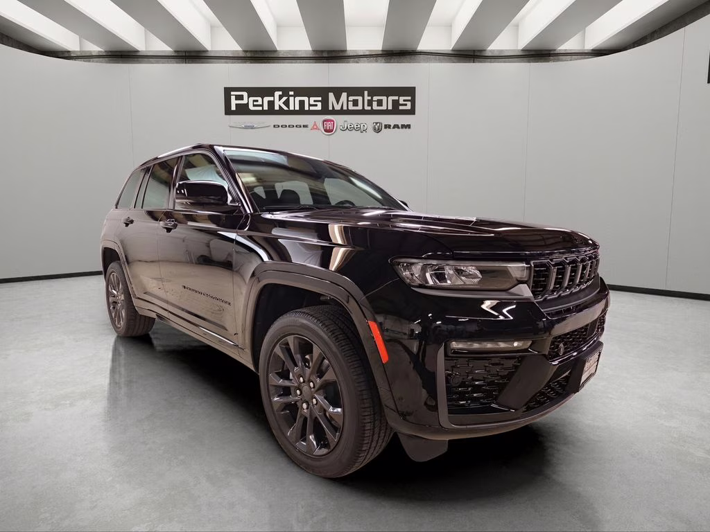 2026 Diamond Black Crystal Pearlcoat Jeep Grand Cherokee Limited 4X4 SUV