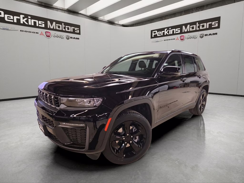 2026 Diamond Black Crystal Pearlcoat Jeep Grand Cherokee Limited 4X4 SUV