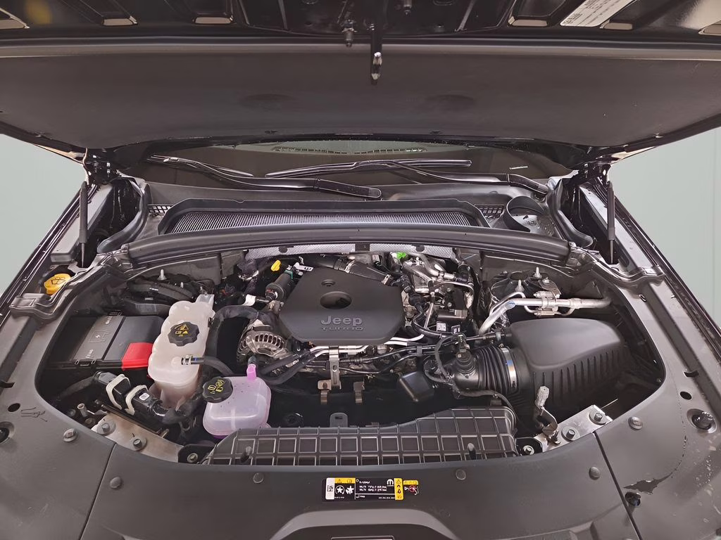 2026 Diamond Black Crystal Pearlcoat Jeep Grand Cherokee Limited 4X4 SUV