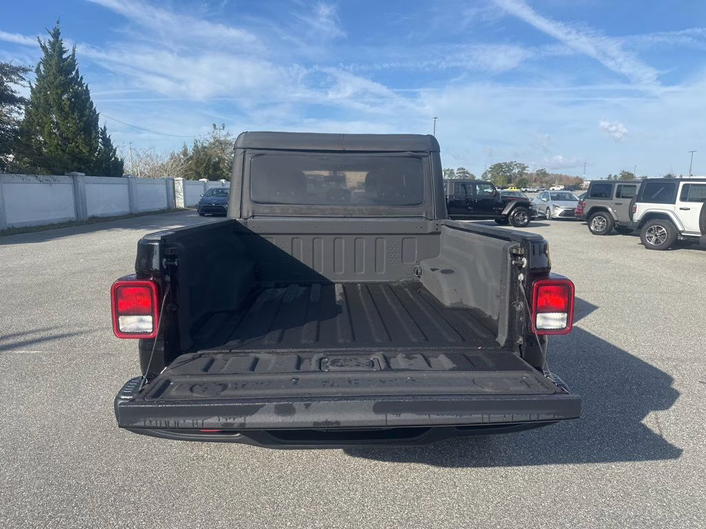2022 Black Clearcoat Jeep Gladiator Rubicon 4X4 Truck
