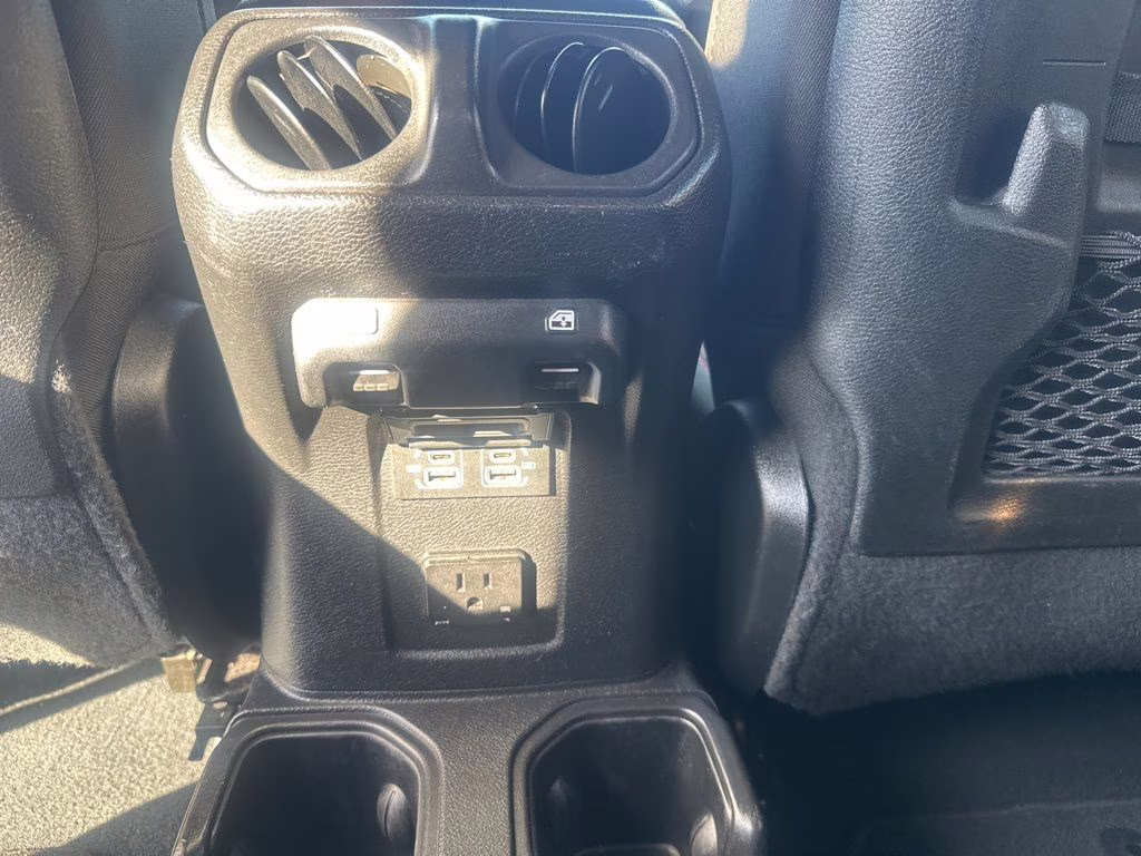 2022 Black Clearcoat Jeep Gladiator Rubicon 4X4 Truck