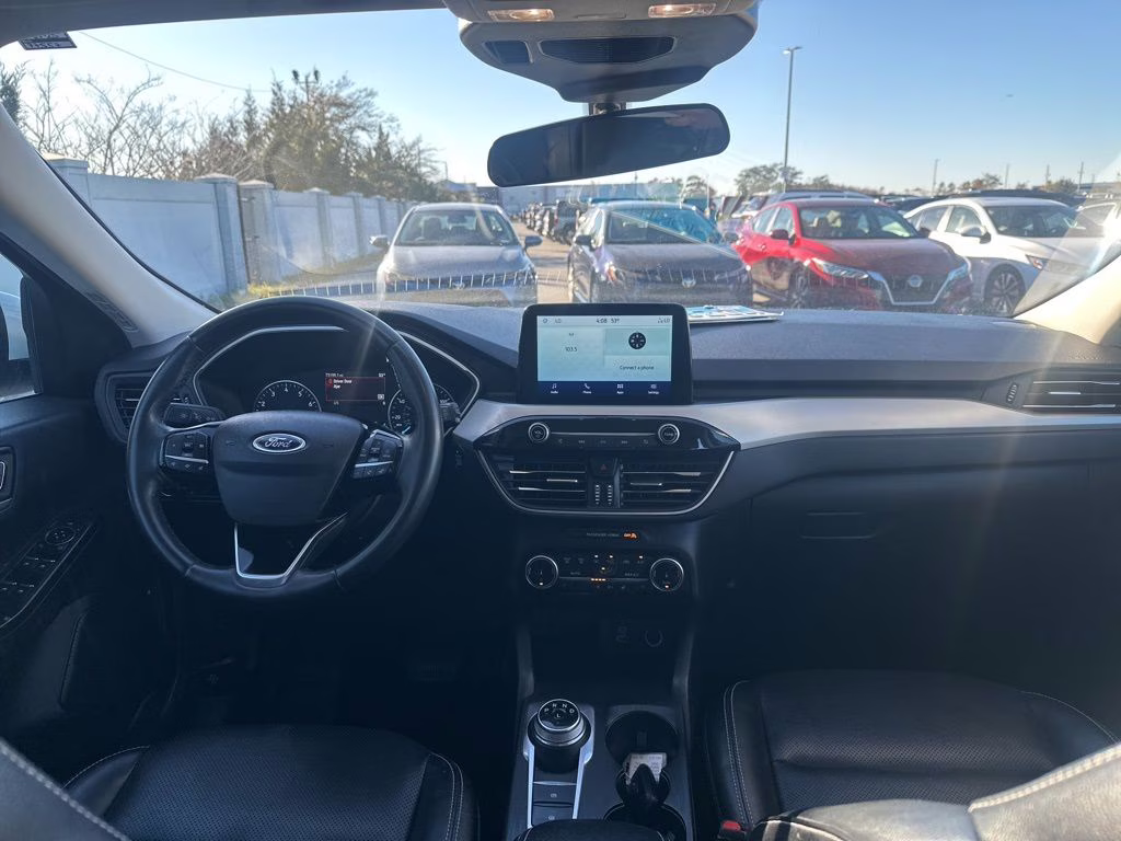 2022 White Ford Escape SEL AWD SUV