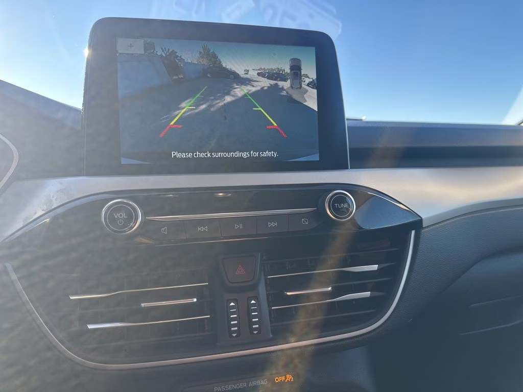 2022 White Ford Escape SEL AWD SUV