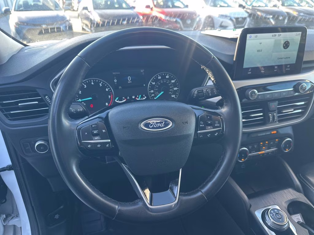 2022 White Ford Escape SEL AWD SUV