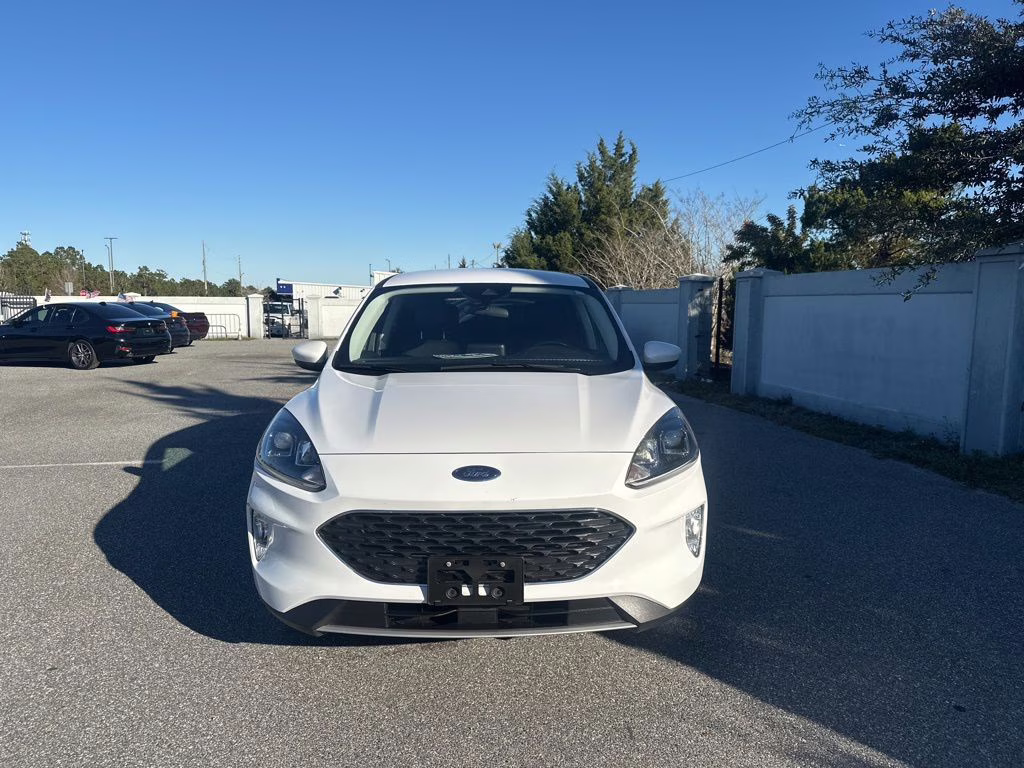 2022 White Ford Escape SEL AWD SUV