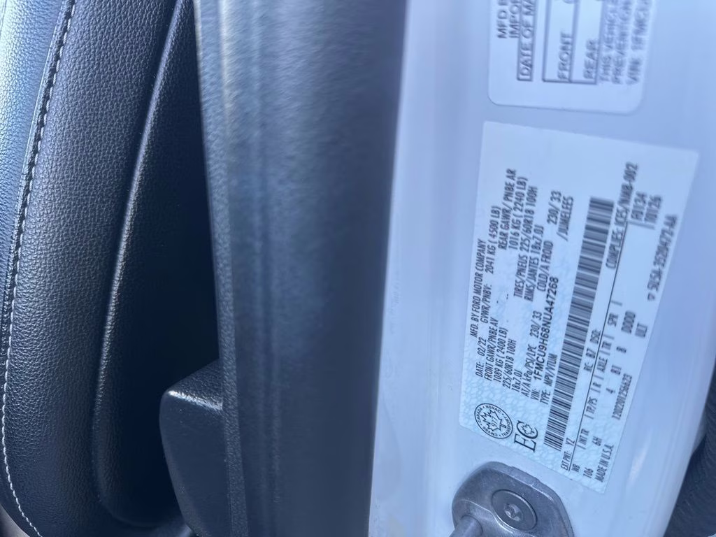 2022 White Ford Escape SEL AWD SUV