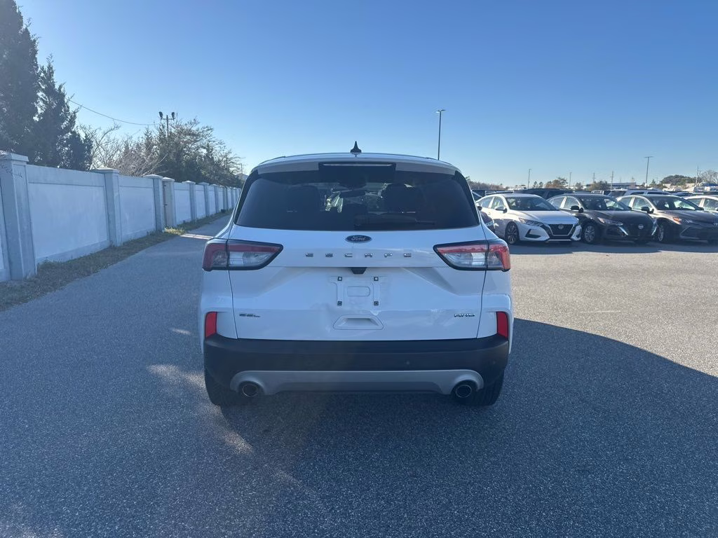 2022 White Ford Escape SEL AWD SUV