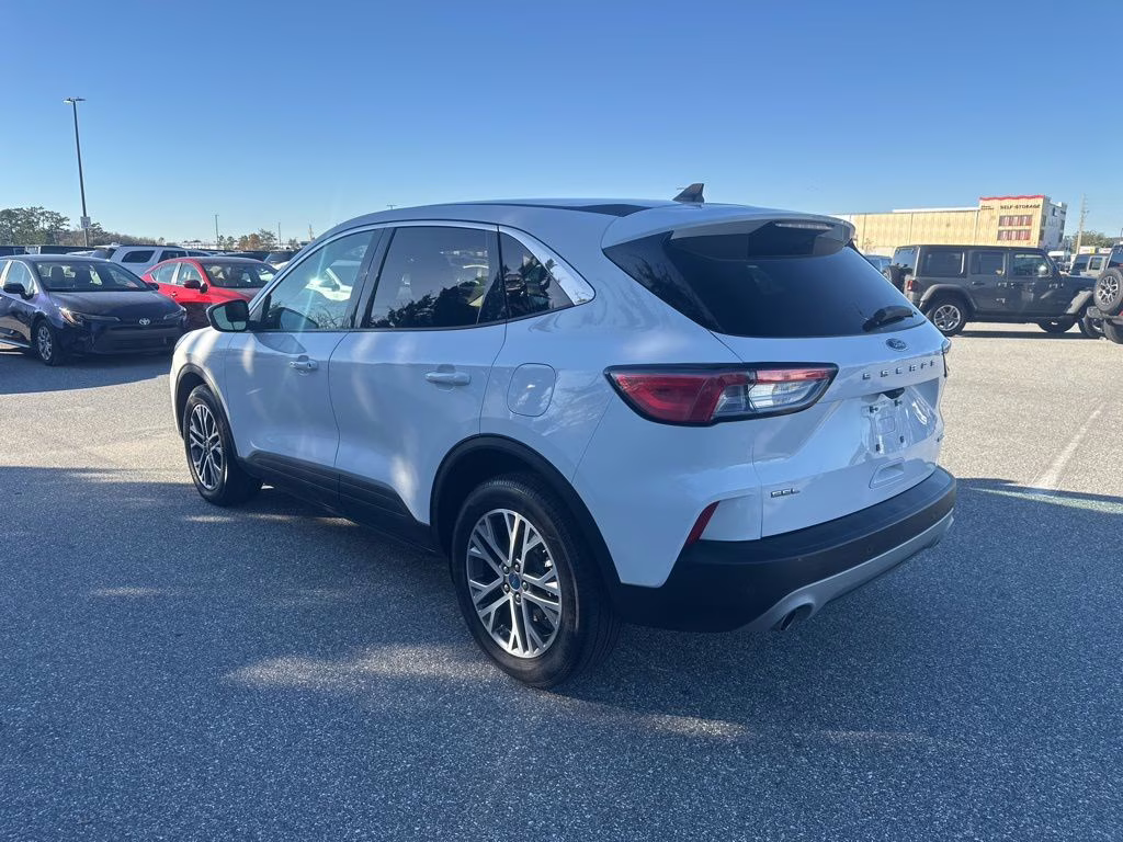 2022 White Ford Escape SEL AWD SUV