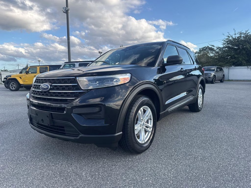 2021 Ford Explorer XLT 4WD's photo