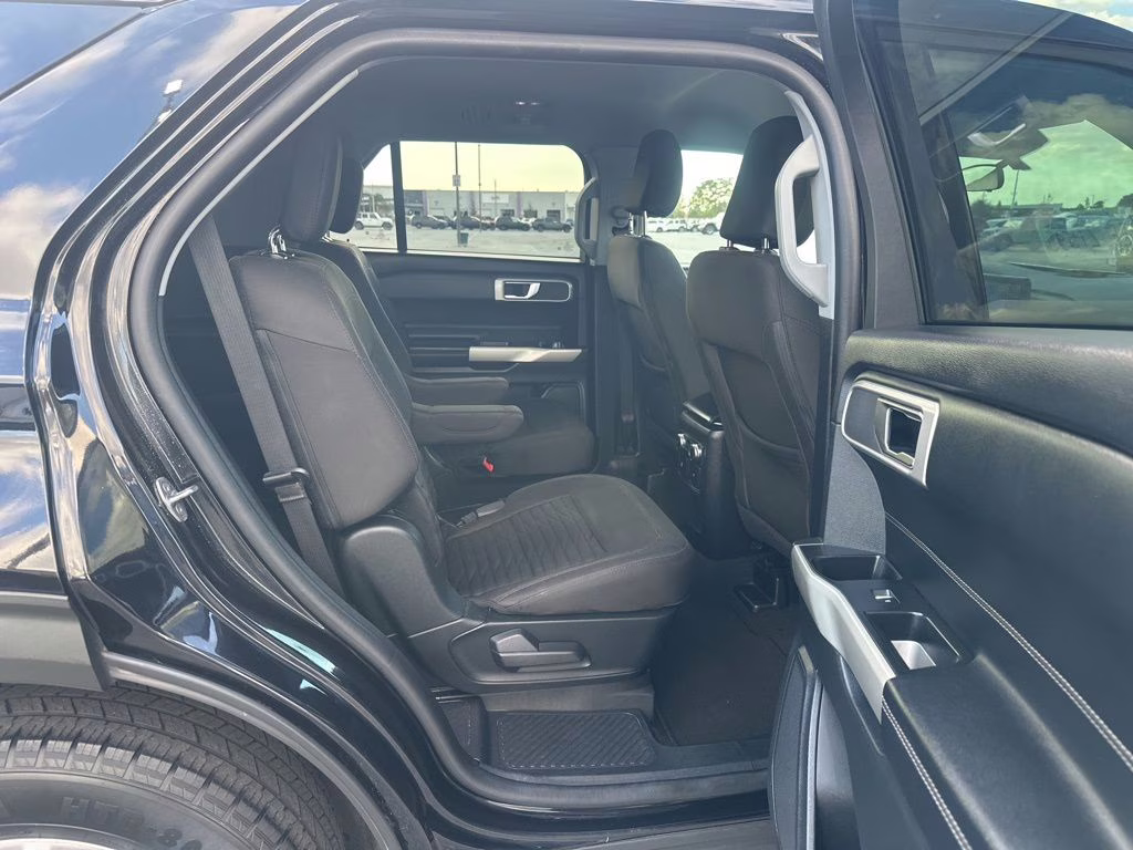2021 Black Ford Explorer XLT 4X4 SUV