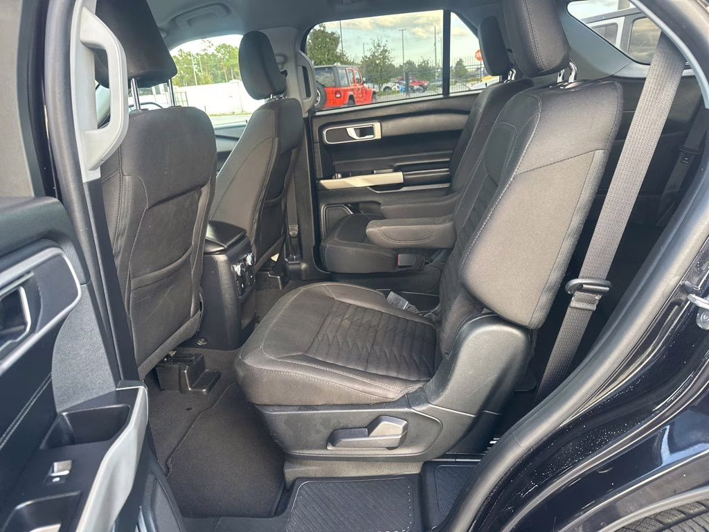 2021 Black Ford Explorer XLT 4X4 SUV