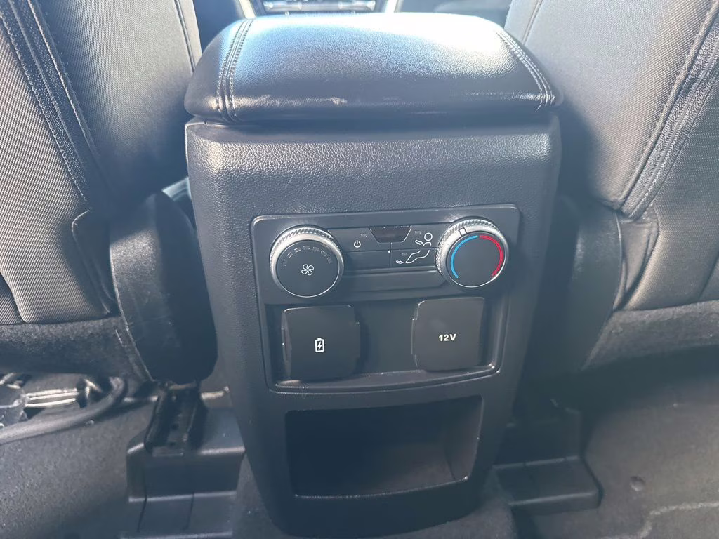 2021 Black Ford Explorer XLT 4X4 SUV