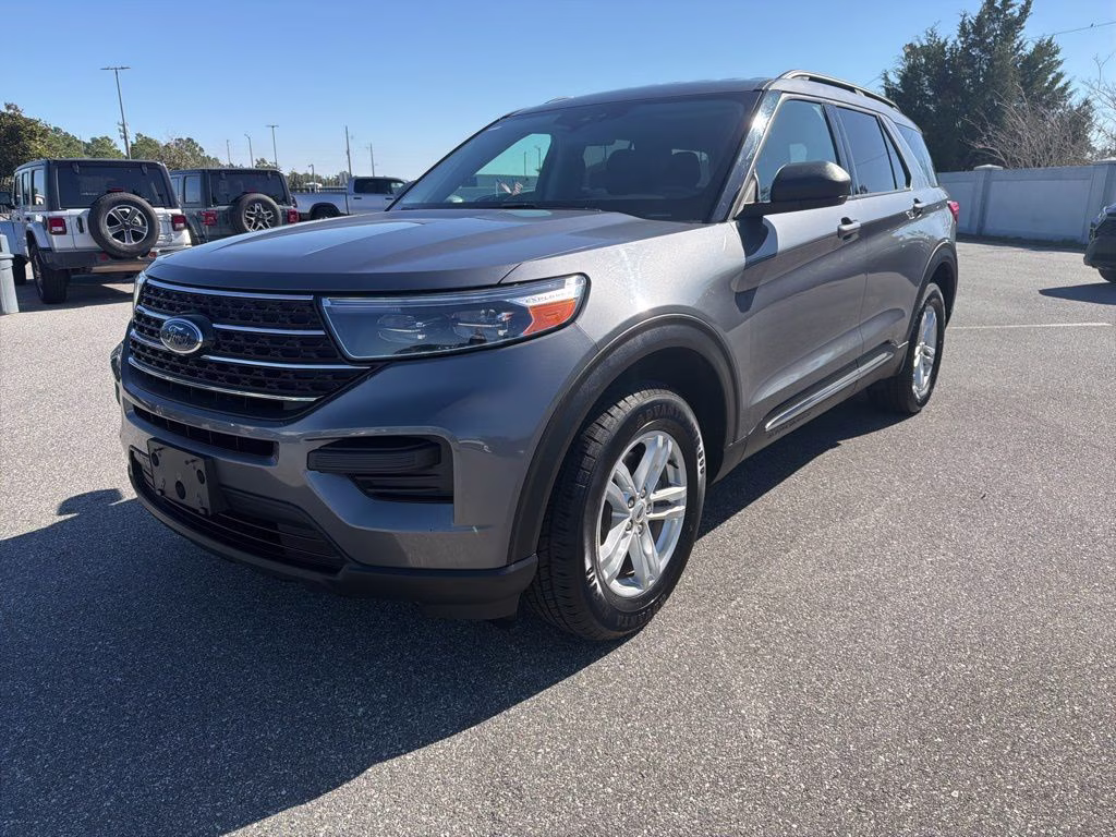 2021 Ford Explorer XLT 4WD's photo