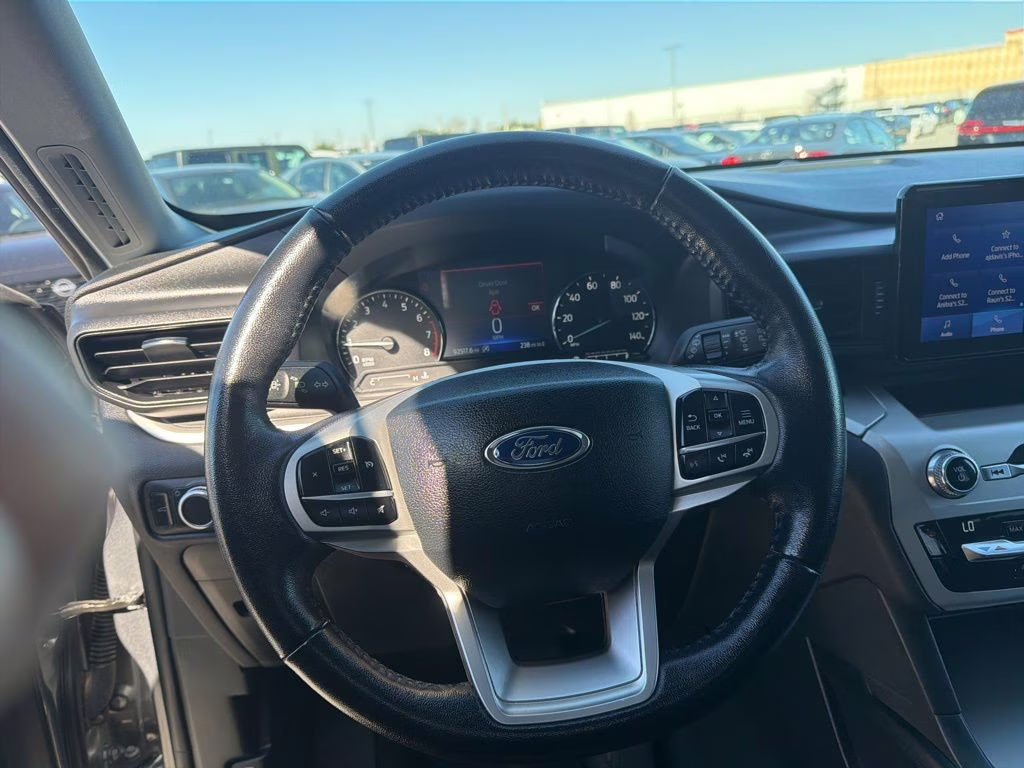 2021 Black Ford Explorer XLT 4X4 SUV