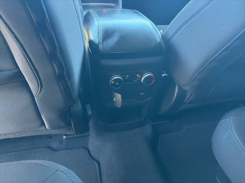 2021 Black Ford Explorer XLT 4X4 SUV