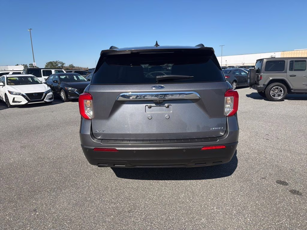 2021 Black Ford Explorer XLT 4X4 SUV