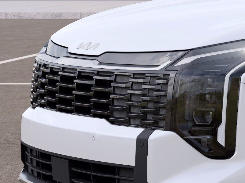 2026 Glacial White Pearl Kia Sportage EX FWD SUV