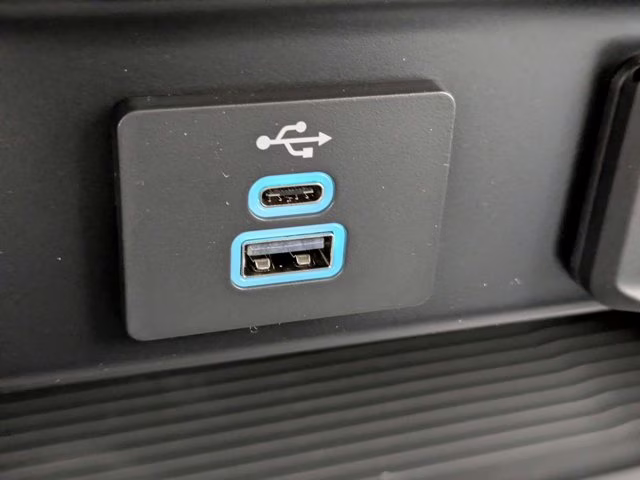 2026 Oxford White Ford Super Duty F-250 SRW XL 4X4 Truck