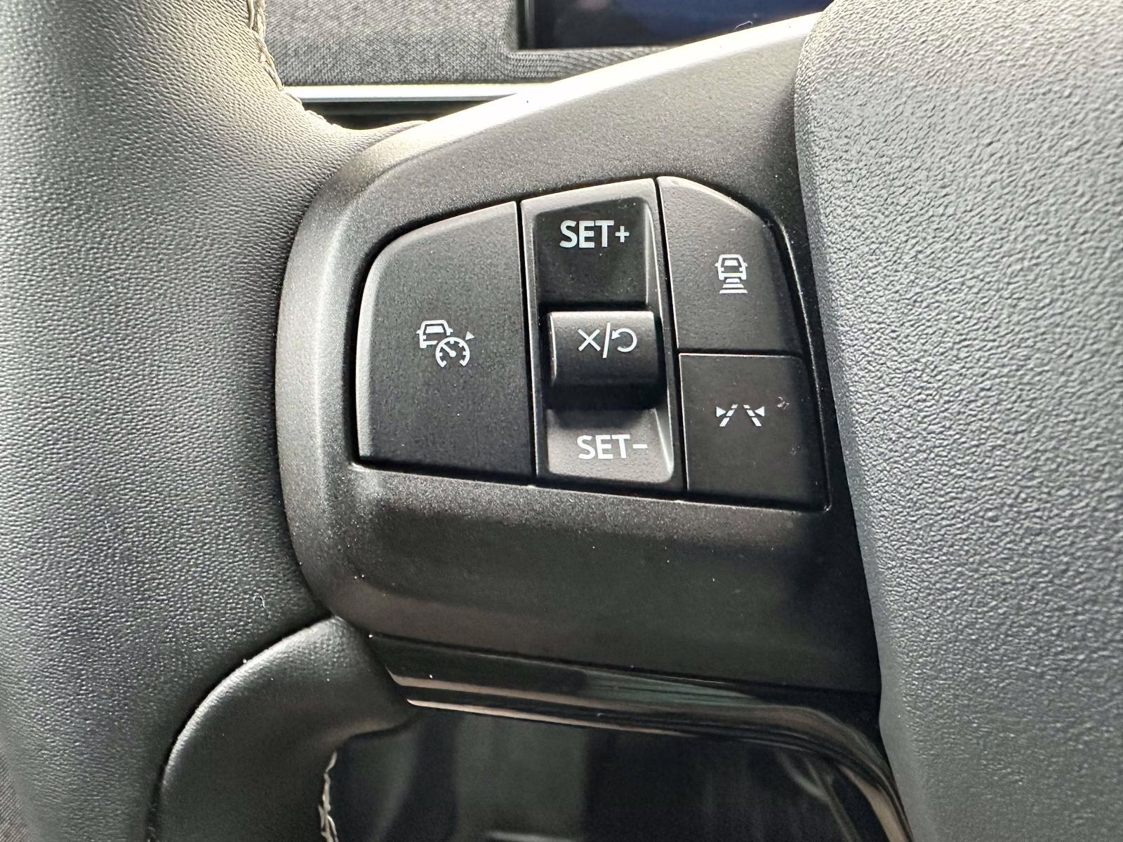 2025 Star White Metallic Tri-Coat Ford Mustang Mach-E GT AWD AWD SUV