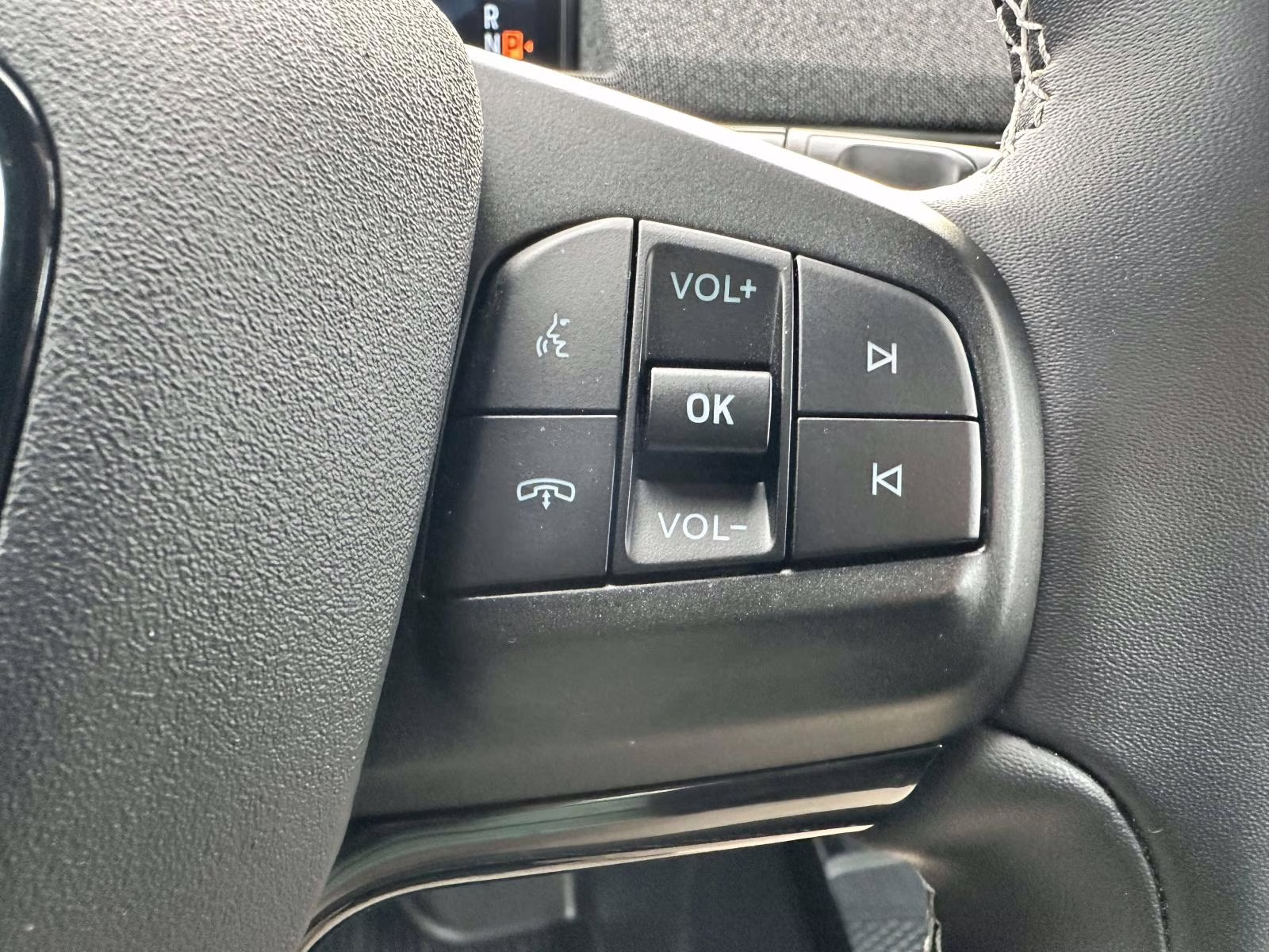 2025 Star White Metallic Tri-Coat Ford Mustang Mach-E GT AWD AWD SUV