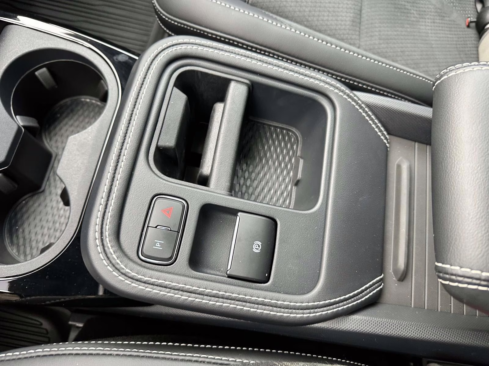 2025 Star White Metallic Tri-Coat Ford Mustang Mach-E GT AWD AWD SUV