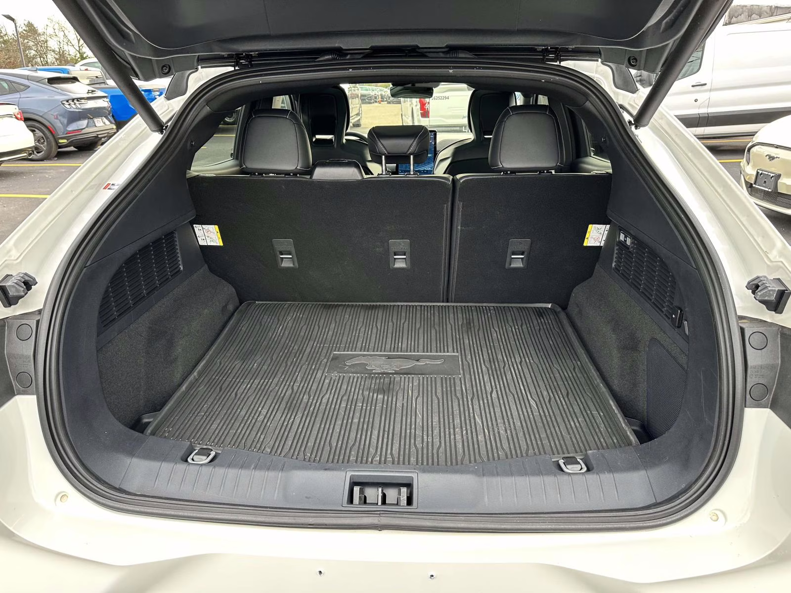 2025 Star White Metallic Tri-Coat Ford Mustang Mach-E GT AWD AWD SUV