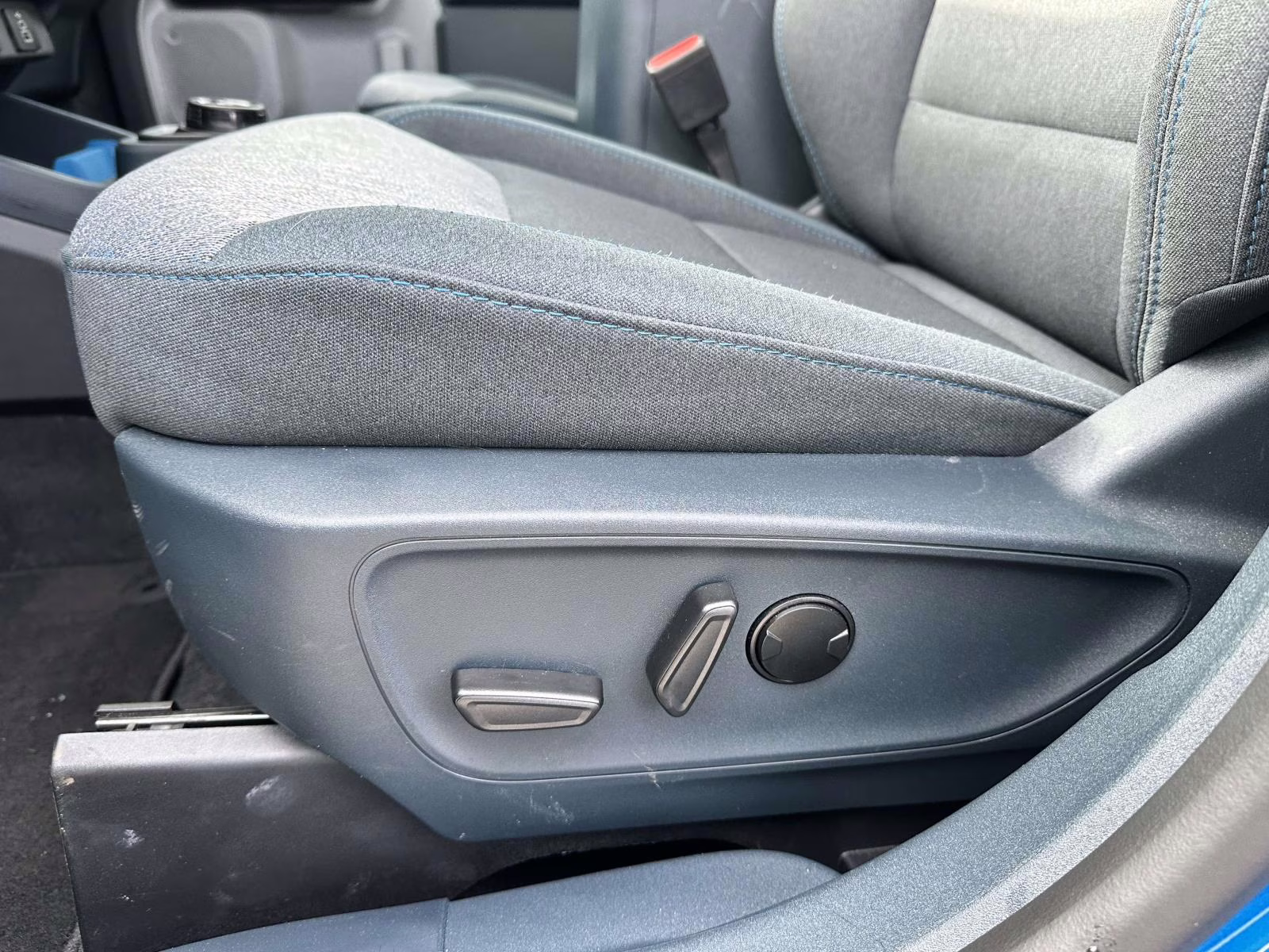 2025 Velocity Blue Ford Maverick XLT AWD SuperCrew AWD Truck