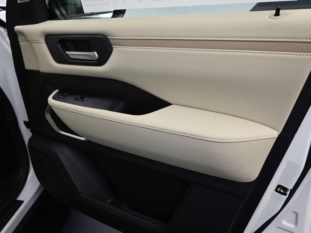 2026 Aspen White Tricoat Nissan Armada Platinum RWD SUV