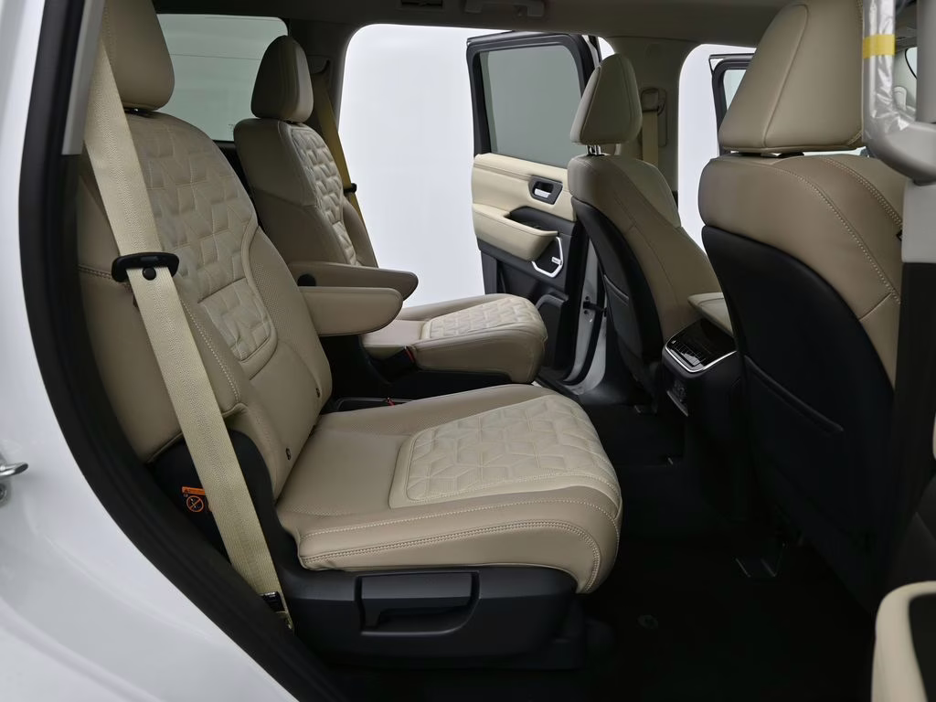 2026 Aspen White Tricoat Nissan Armada Platinum RWD SUV