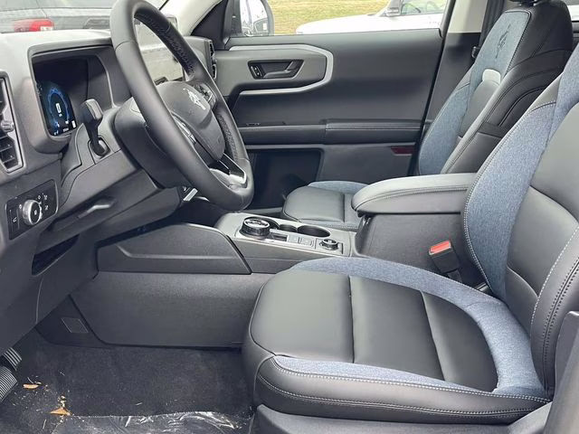 2025 Oxford White Ford Bronco Sport Outer Banks 4X4 SUV