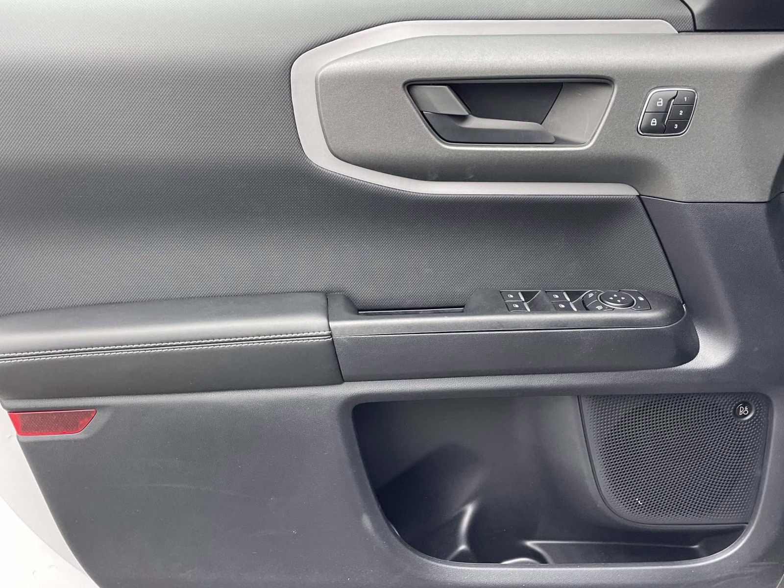 2025 Oxford White Ford Bronco Sport Outer Banks 4X4 SUV