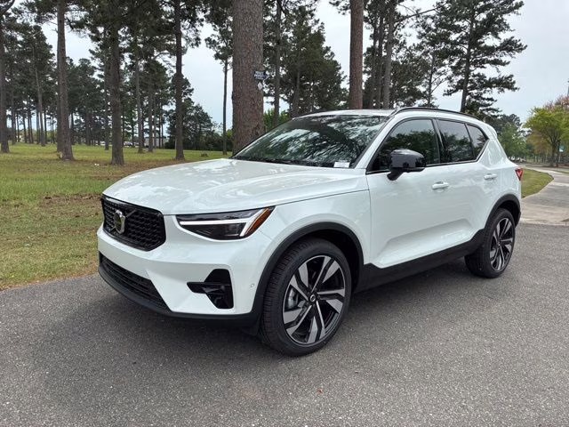 2026 Crystal White Volvo XC40 B5 Ultra AWD SUV