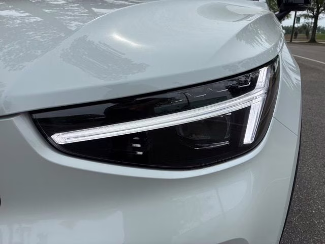 2026 Crystal White Volvo XC40 B5 Ultra AWD SUV