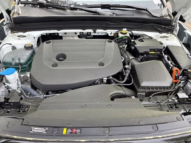 2026 Crystal White Volvo XC40 B5 Ultra AWD SUV