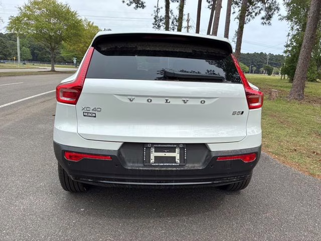 2026 Crystal White Volvo XC40 B5 Ultra AWD SUV