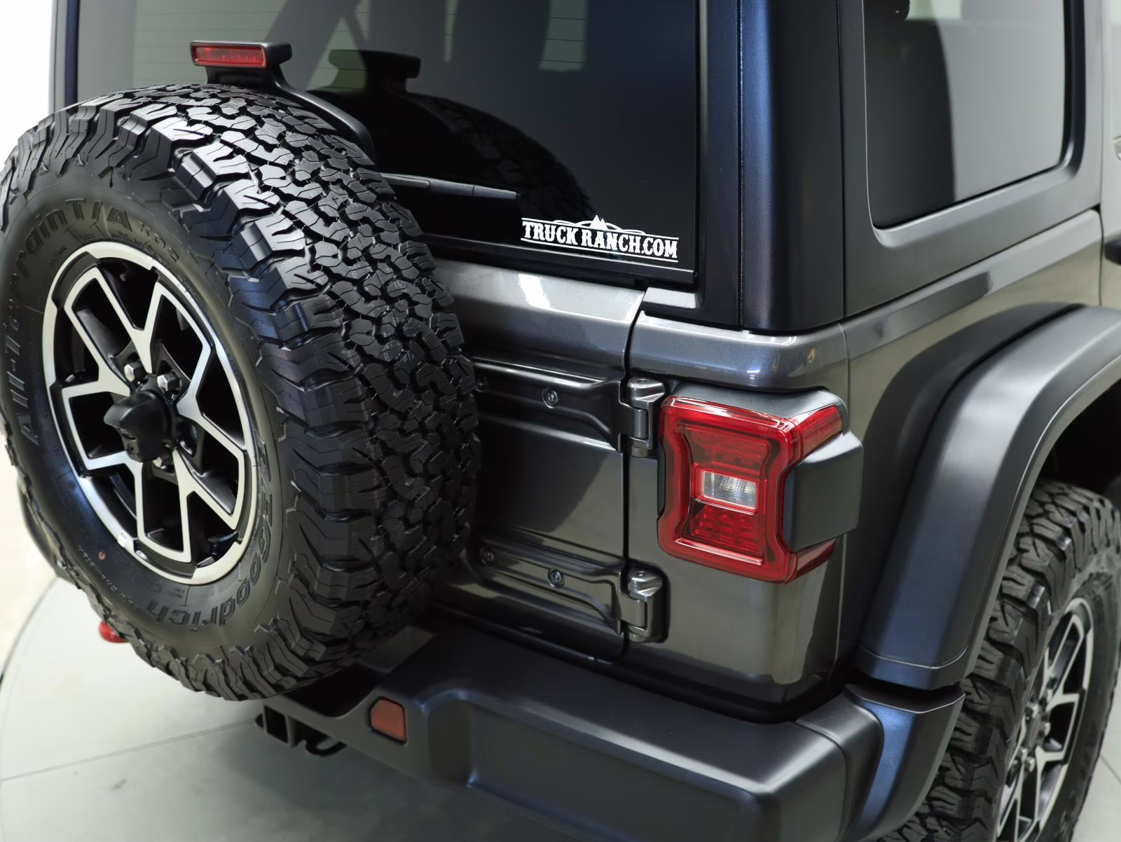 2025 Granite Crystal Metallic Jeep Wrangler Rubicon 4X4 SUV