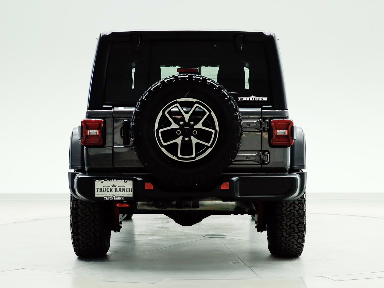 2025 Granite Crystal Metallic Jeep Wrangler Rubicon 4X4 SUV