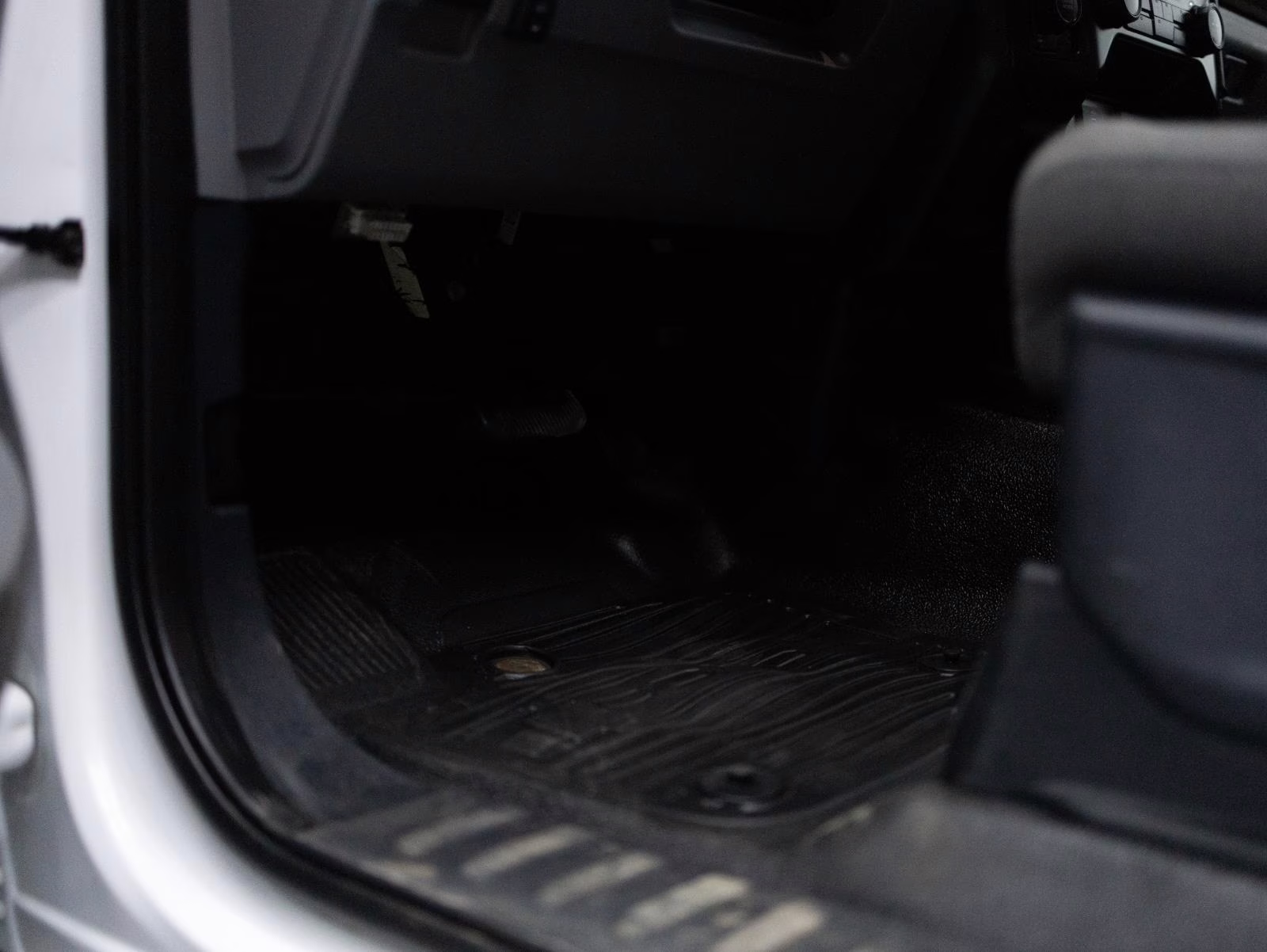 2023 Oxford White Ford Super Duty F-350 SRW XLT 4WD Crew Cab 6.75' Box 4X4 Truck