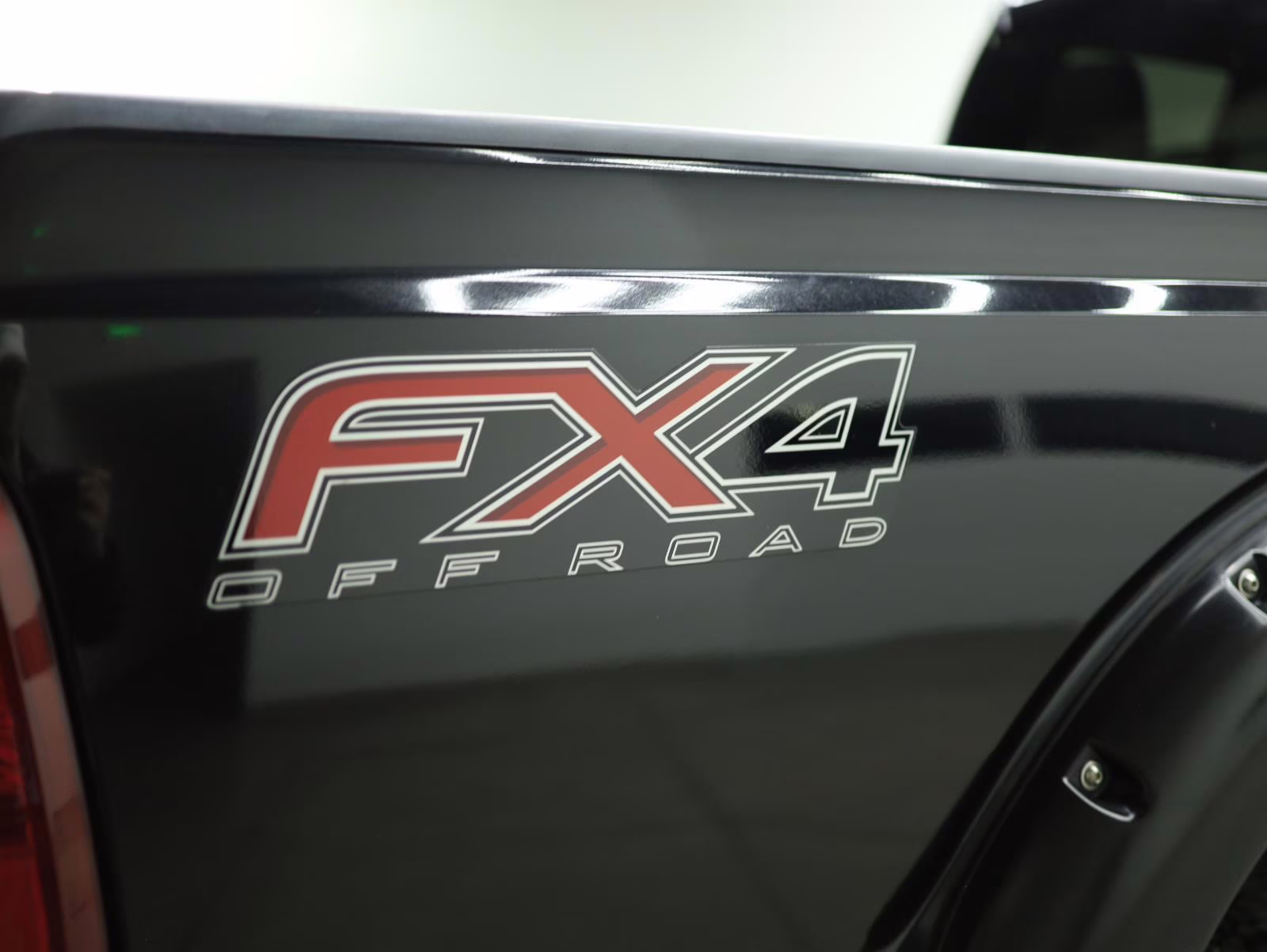 2015 Tuxedo Black Metallic Ford Super Duty F-350 SRW XLT 4X4 Truck