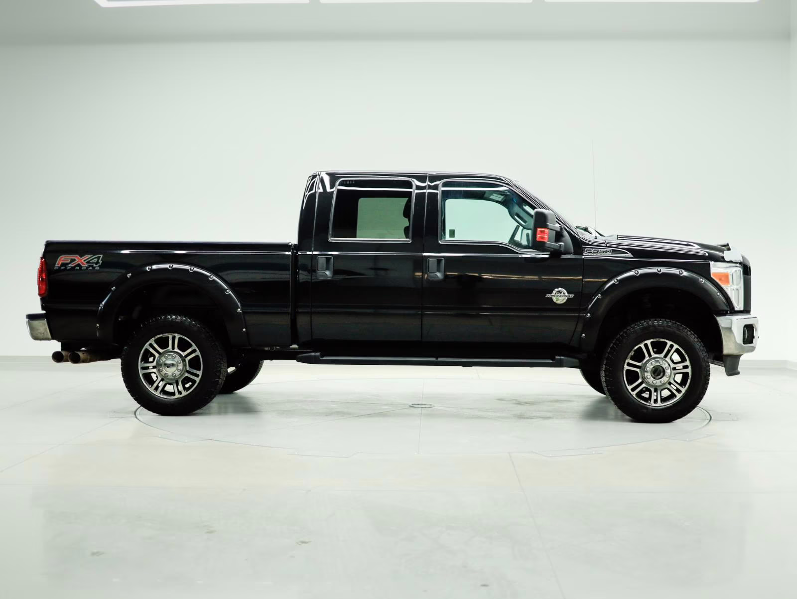 2015 Tuxedo Black Metallic Ford Super Duty F-350 SRW XLT 4X4 Truck