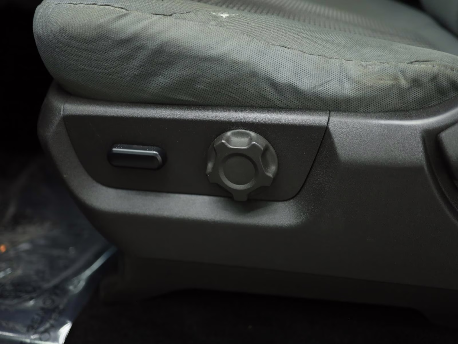 2015 Tuxedo Black Metallic Ford Super Duty F-350 SRW XLT 4X4 Truck