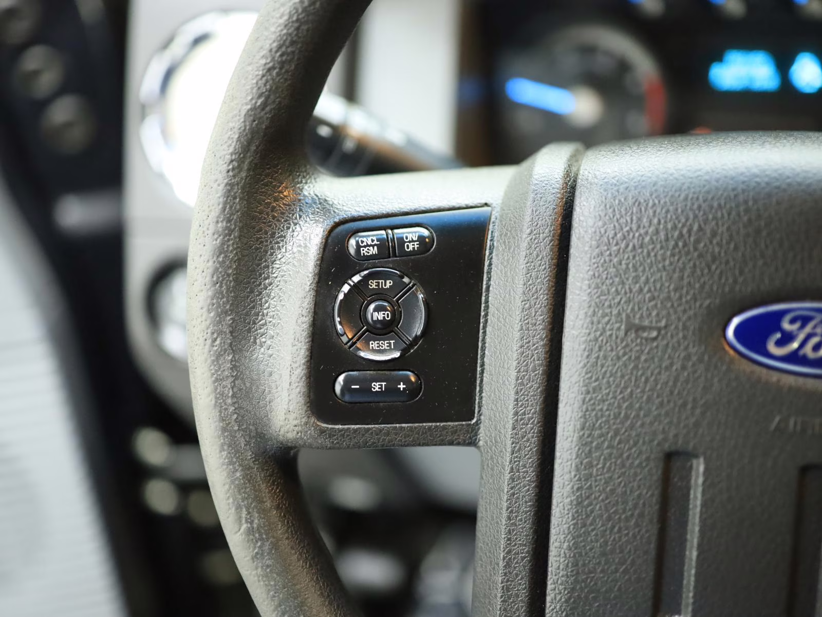 2015 Tuxedo Black Metallic Ford Super Duty F-350 SRW XLT 4X4 Truck