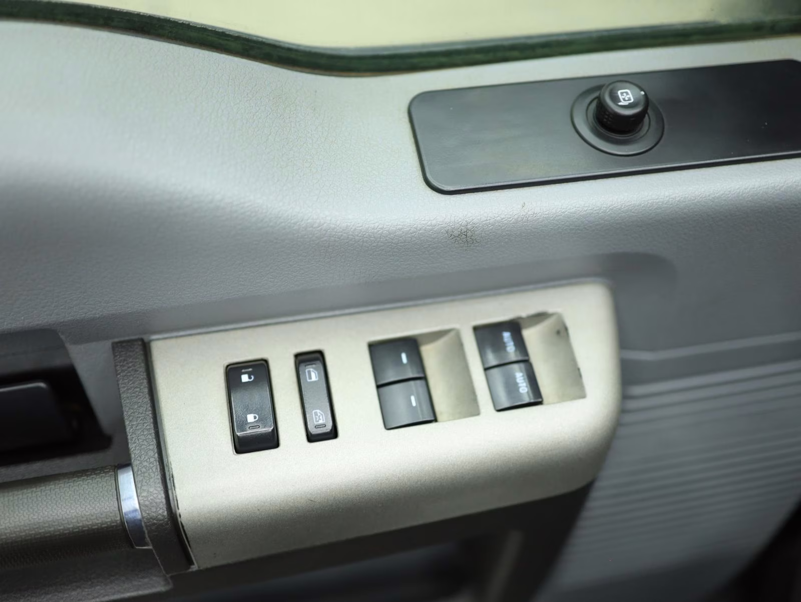 2015 Tuxedo Black Metallic Ford Super Duty F-350 SRW XLT 4X4 Truck