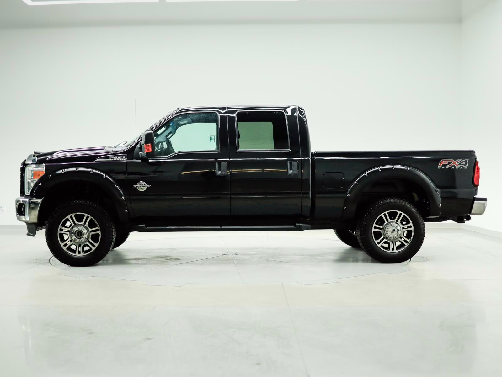 2015 Tuxedo Black Metallic Ford Super Duty F-350 SRW XLT 4X4 Truck