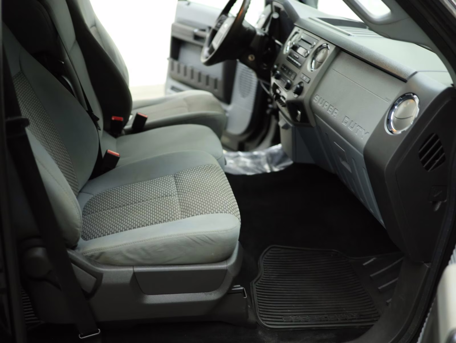 2015 Tuxedo Black Metallic Ford Super Duty F-350 SRW XLT 4X4 Truck