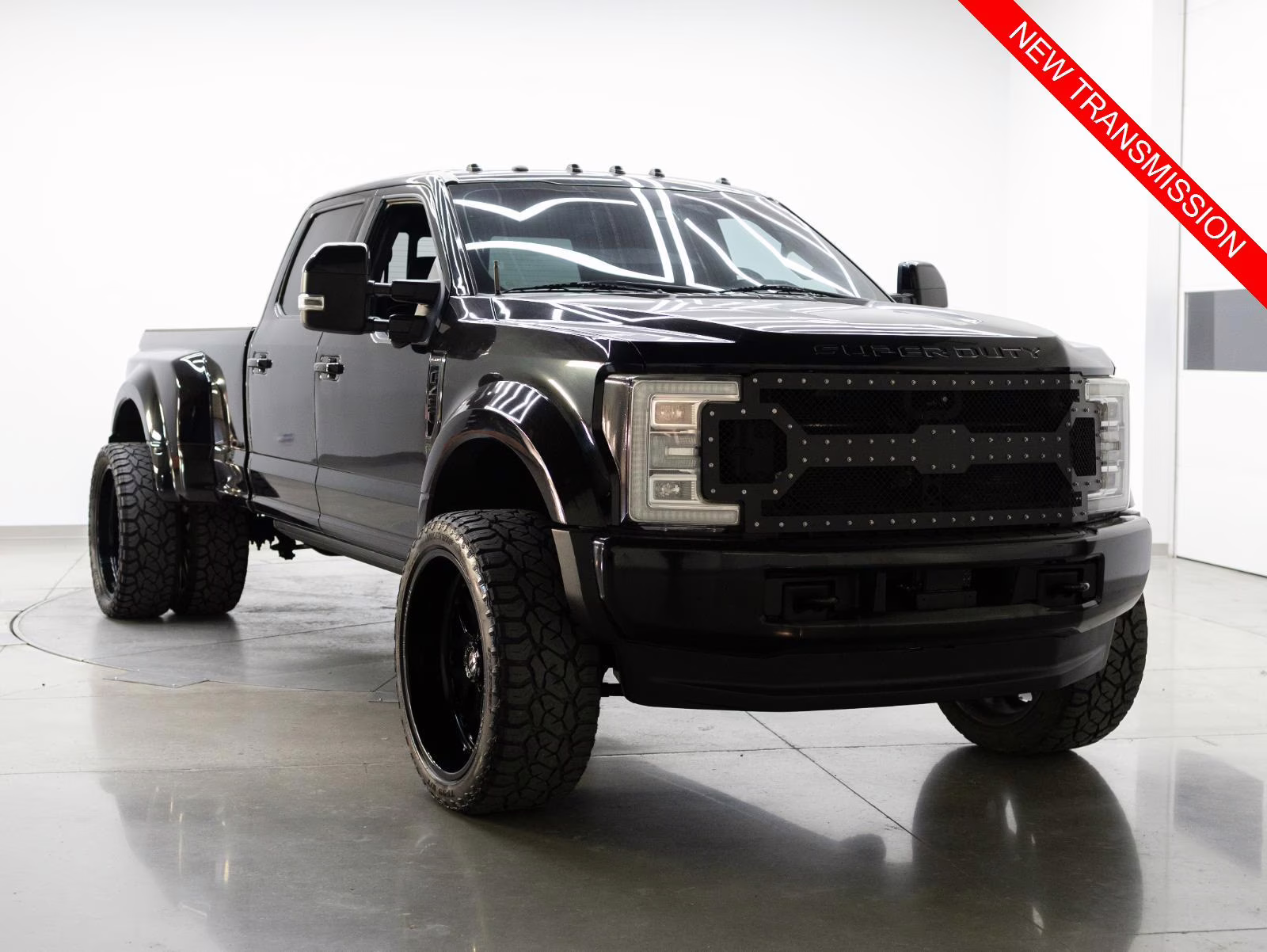 2017 Shadow Black Ford Super Duty F-450 DRW Platinum 4X4 Truck