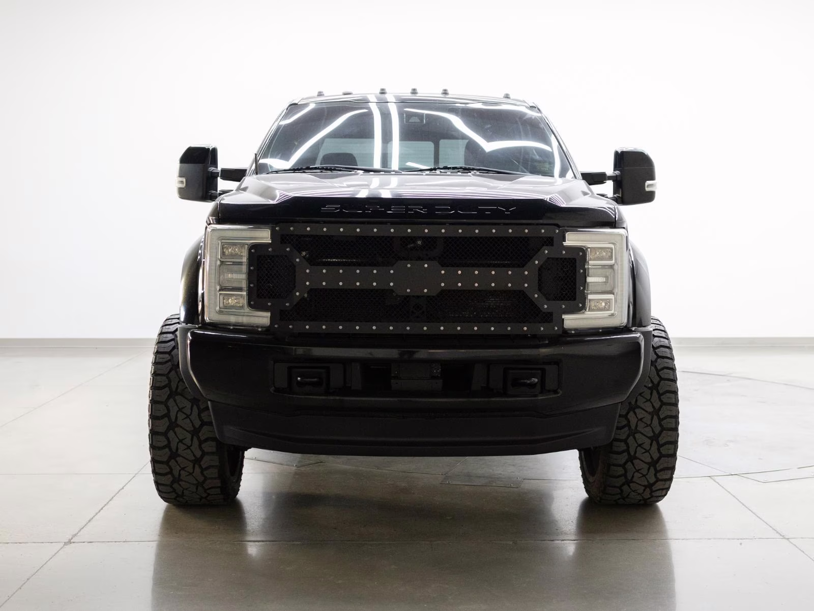 2017 Shadow Black Ford Super Duty F-450 DRW Platinum 4X4 Truck